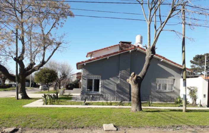 Casa - Chalet 3 Ambientes AV. COLON Y 220