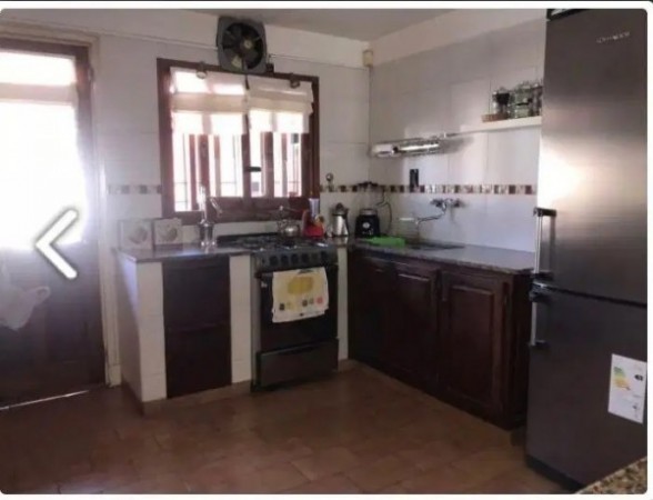 Casa - Chalet 4 Ambientes ARAGON Y 180