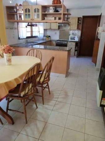 Casa - Chalet 4 Ambientes J.B.JUSTO Y JARA