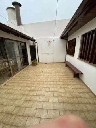 Local JARA Y BRANDSEN