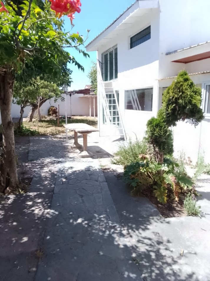 DOS CASAS DE 3 AMB. CADA UNA. ARRUE Y LURO