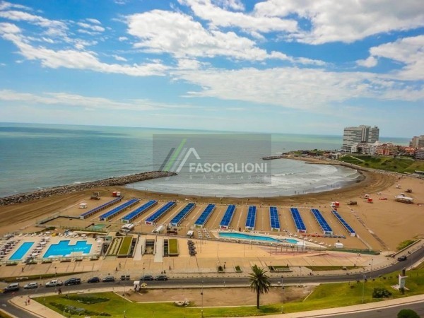PLAYA VARESE. BOULEVARD MARITIMO Y COLON