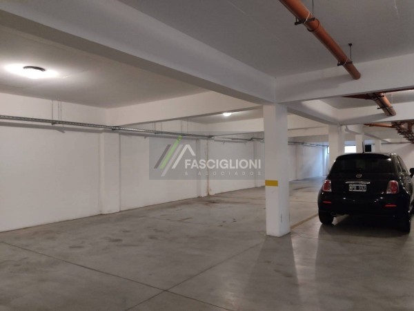 Importante Duplex - Terraza - quincho y Yacuzzi propio - Los Troncos . Piso en Venta.