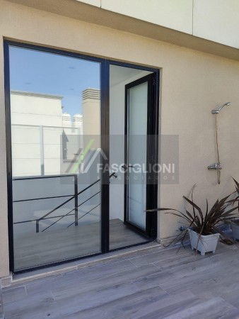 Importante Duplex - Terraza - quincho y Yacuzzi propio - Los Troncos . Piso en Venta.