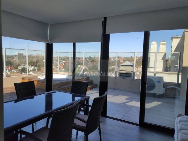 Importante Duplex - Terraza - quincho y Yacuzzi propio - Los Troncos . Piso en Venta.