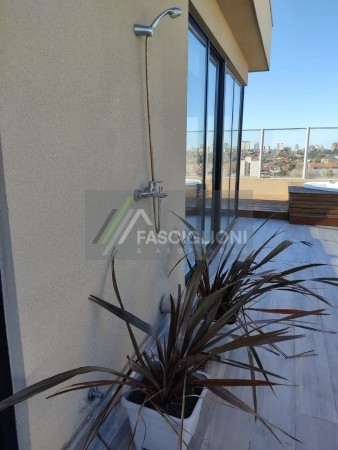 Importante Duplex - Terraza - quincho y Yacuzzi propio - Los Troncos . Piso en Venta.
