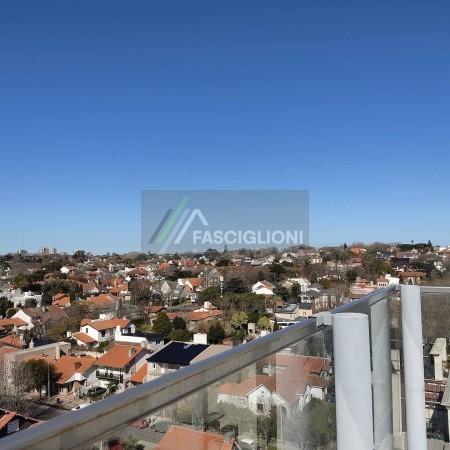 Importante Duplex - Terraza - quincho y Yacuzzi propio - Los Troncos . Piso en Venta.