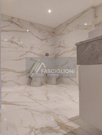 Importante Duplex - Terraza - quincho y Yacuzzi propio - Los Troncos . Piso en Venta.