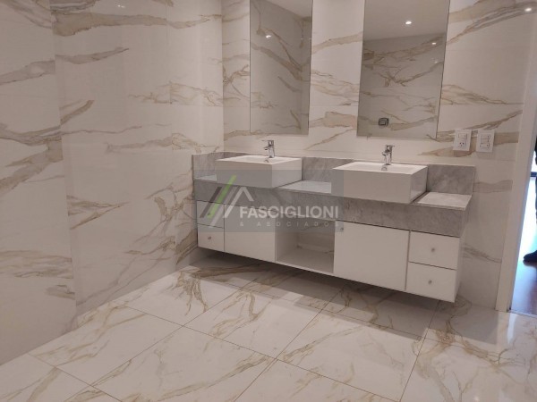 Importante Duplex - Terraza - quincho y Yacuzzi propio - Los Troncos . Piso en Venta.