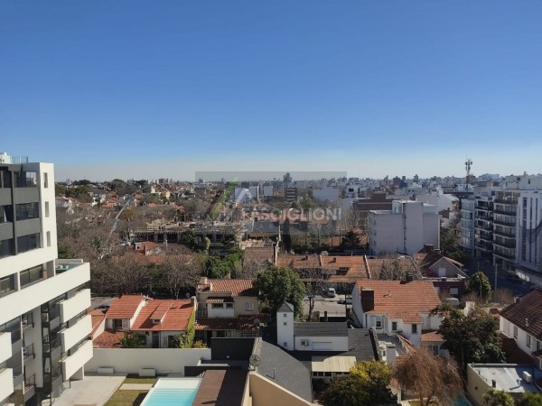Importante Duplex - Terraza - quincho y Yacuzzi propio - Los Troncos . Piso en Venta.