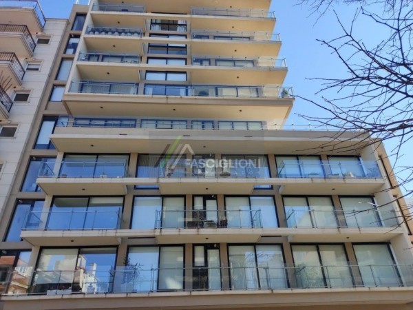 Importante Duplex - Terraza - quincho y Yacuzzi propio - Los Troncos . Piso en Venta.