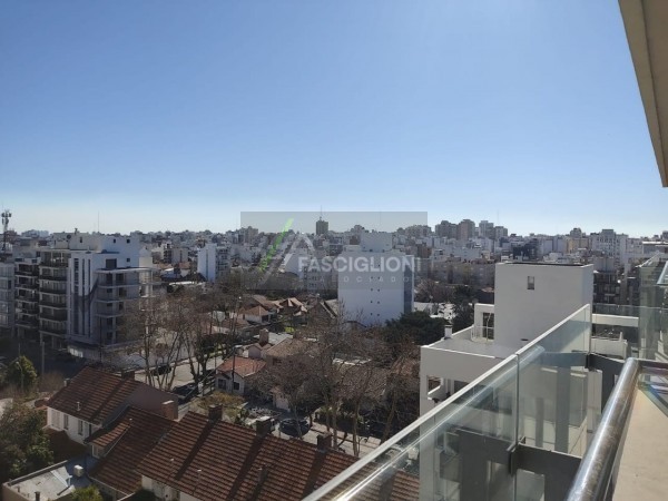 Importante Duplex - Terraza - quincho y Yacuzzi propio - Los Troncos . Piso en Venta.