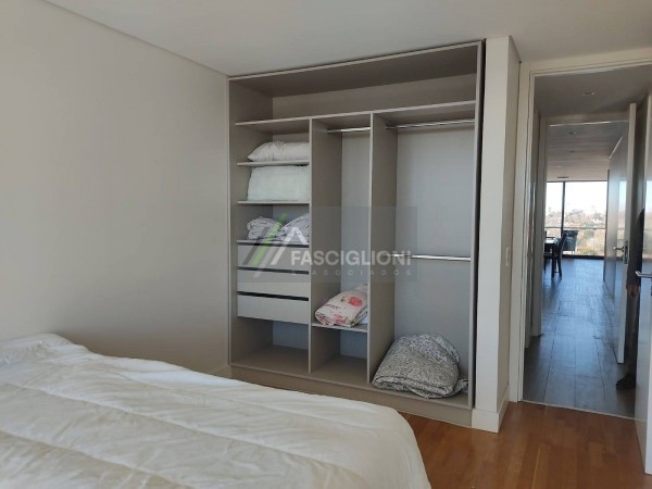 Importante Duplex - Terraza - quincho y Yacuzzi propio - Los Troncos . Piso en Venta.