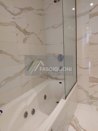 Importante Duplex - Terraza - quincho y Yacuzzi propio - Los Troncos . Piso en Venta.