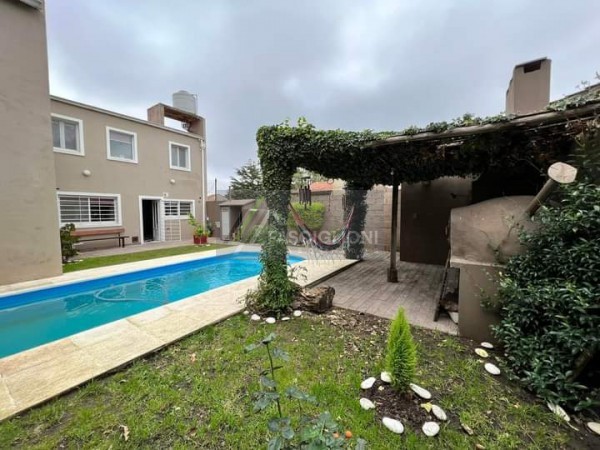 CASA 4 AMBIENTES. CAISAMAR