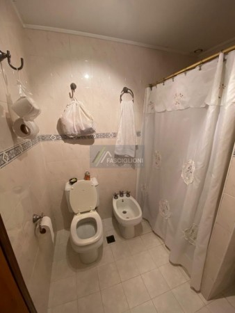 Galpon + vivienda. Gaboto al 6100
