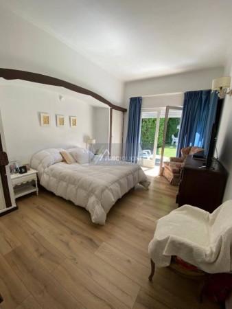 Chalet de estilo ingles. Zona Guemes residencial.