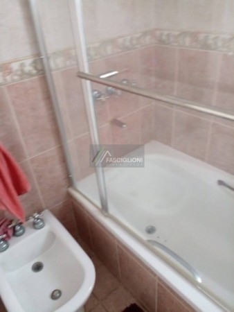 Casa Zona Guemes. Reciclada a nuevo. Lote en Ph de 210 M2.