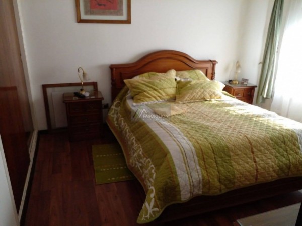 Casa Zona Guemes. Reciclada a nuevo. Lote en Ph de 210 M2.