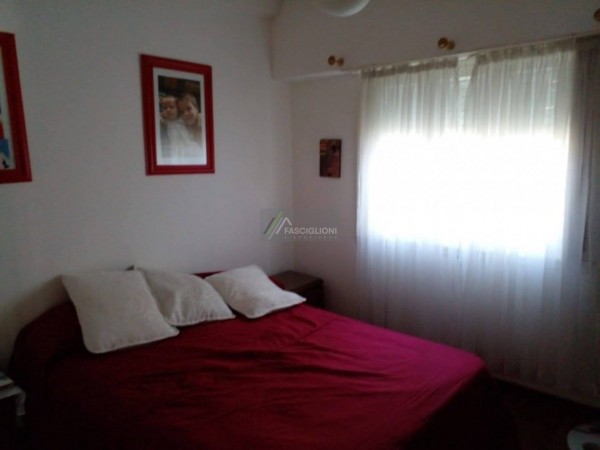 Casa Zona Guemes. Reciclada a nuevo. Lote en Ph de 210 M2.