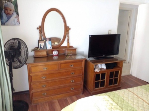 Casa Zona Guemes. Reciclada a nuevo. Lote en Ph de 210 M2.