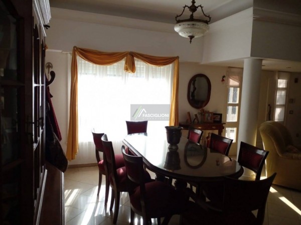 Casa Zona Guemes. Reciclada a nuevo. Lote en Ph de 210 M2.