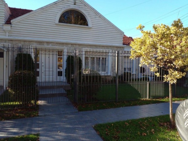Casa Zona Guemes. Reciclada a nuevo. Lote en Ph de 210 M2.