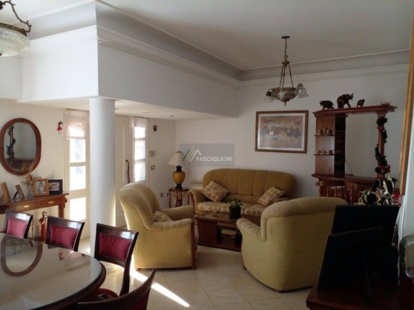 Casa Zona Guemes. Reciclada a nuevo. Lote en Ph de 210 M2.