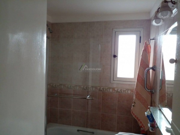 Casa Zona Guemes. Reciclada a nuevo. Lote en Ph de 210 M2.