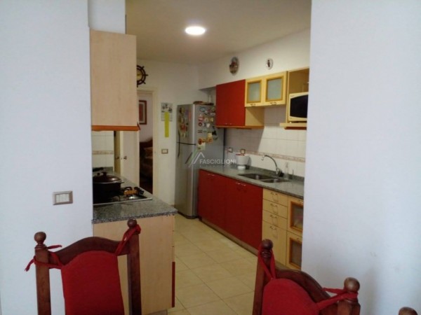 Casa Zona Guemes. Reciclada a nuevo. Lote en Ph de 210 M2.