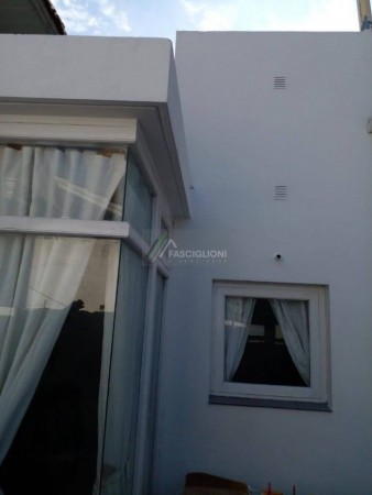 Casa Zona Guemes. Reciclada a nuevo. Lote en Ph de 210 M2.