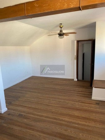 Casa - 5 Ambientes - Zona Parque Luro - Valencia 4600