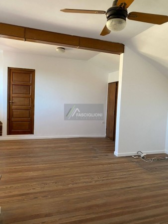 Casa - 5 Ambientes - Zona Parque Luro - Valencia 4600