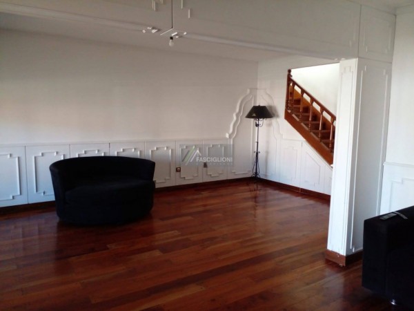 Casa - 5 Ambientes - Zona Parque Luro - Valencia 4600