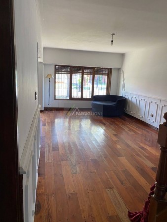 Casa - 5 Ambientes - Zona Parque Luro - Valencia 4600