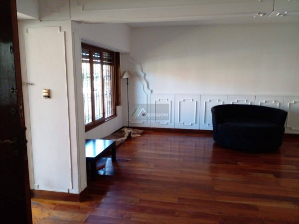 Casa - 5 Ambientes - Zona Parque Luro - Valencia 4600