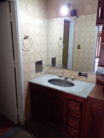 Casa - 5 Ambientes - Zona Parque Luro - Valencia 4600