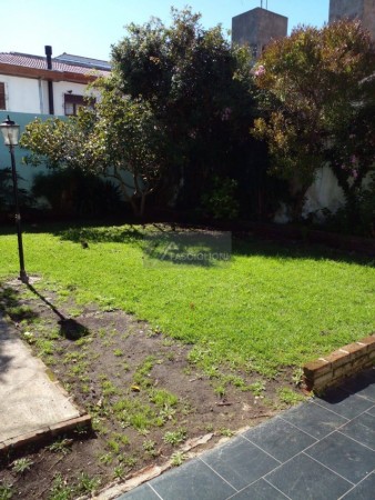 Casa - 5 Ambientes - Zona Parque Luro - Valencia 4600