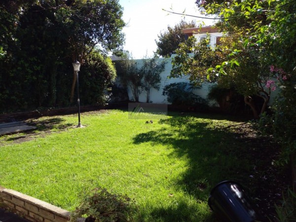 Casa - 5 Ambientes - Zona Parque Luro - Valencia 4600