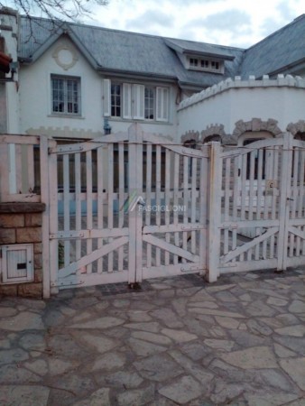 ESPECTACULAR RESIDENCIA EN ZONA GUEMES