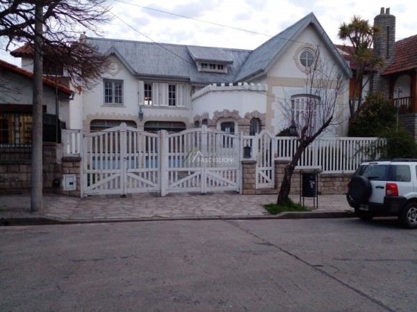 ESPECTACULAR RESIDENCIA EN ZONA GUEMES