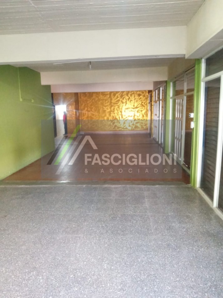 Local 100m2. Coronel Suarez al 700