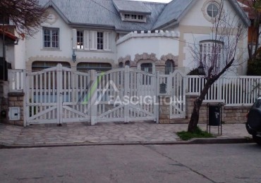 ESPECTACULAR RESIDENCIA EN ZONA GUEMES
